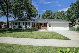 2901 S Carpenter St, Appleton, WI 54915