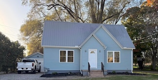 811 N Matteson St, Bronson, MI 49028