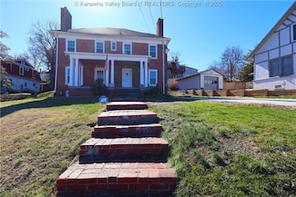 927 Ridgemont Rd, Charleston, WV 25314