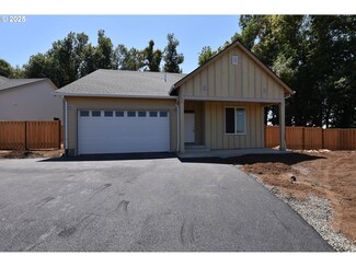 871 Oakleaf Way, Silverton, OR 97381