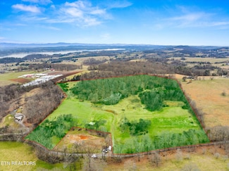 880 Gray Rd, Rutledge, TN 37861
