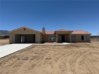 9570 Mescalero Rd, Phelan, CA 92371