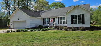 252 Fork Lake Dr, Clinton, NC 28328