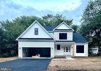 4 Kennedy Blvd, Somerdale, NJ 08083