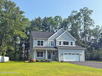 1 Hunter Ct, Milton, NY 12020