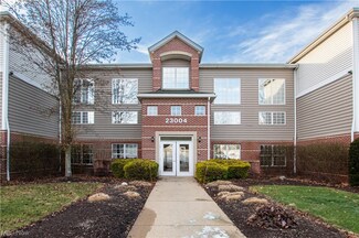 23004 Chandlers Ln Unit 4-217, Olmsted Falls, OH 44138