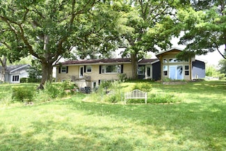 302 Weaver Ct, Loda, IL 60948