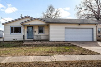 206 W 3rd St, Owasso, OK 74055