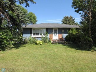 281 Walnut St, Kindred, ND 58051