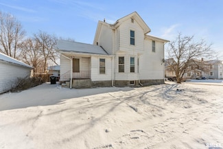 402 E 15th St, Davenport, IA 52803