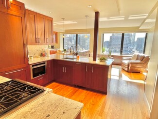 65 E India Row Unit 27H, Boston, MA 02110
