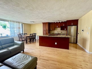 935 Washington St Unit 11, Newtonville, MA 02460