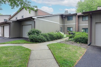 29W440 Emerald Green Dr Unit E, Warrenville, IL 60555