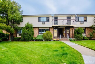 740 Cricket Ln, Woodbridge, NJ 07095