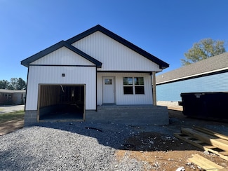 165 Arkansas Ave, Oak Grove, KY 42262