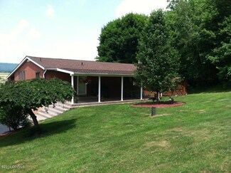 4 Peach Ln, Berwick, PA 18603