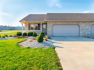 411 Eastown Dr, Wapakoneta, OH 45895