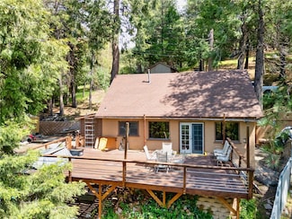 24938 Highland Dr, Crestline, CA 92325