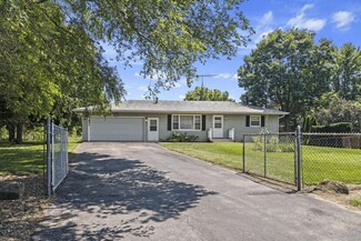 13 Frazier Ct, Sandwich, IL 60548