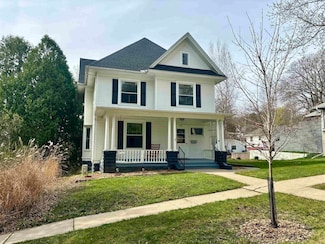 705 Franklin St, Decorah, IA 52101