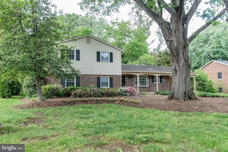 7128 Devonshire Rd, Alexandria, VA 22307