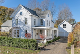 37 South St, Yarmouth, ME 04096