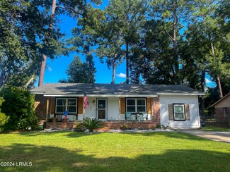 904 Belleview Cir W, Beaufort, SC 29902