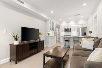 286 Sumner St Unit 1, Boston, MA 02128