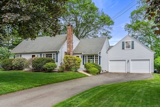 19 Edgewood St, Cromwell, CT 06416