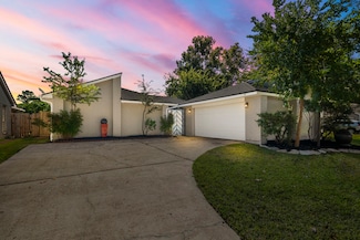 2531 Colonial Ridge Dr, Friendswood, TX 77546