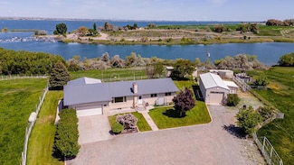 2587 Sparks Ln, American Falls, ID 83211