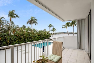 2860 S Ocean Blvd Unit 208, Palm Beach, FL 33480