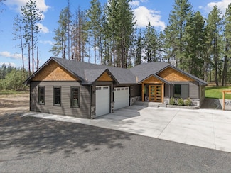 7617 S Cedar Rd, Spokane, WA 99224