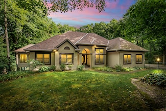 8774 W R Ave, Kalamazoo, MI 49009