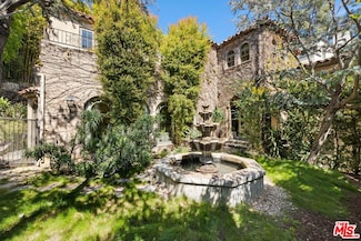 3300 N Knoll Dr, Los Angeles, CA 90068