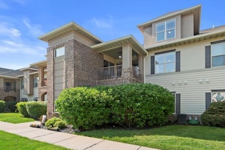 3053 W Drexel Ave Unit 119, Franklin, WI 53132