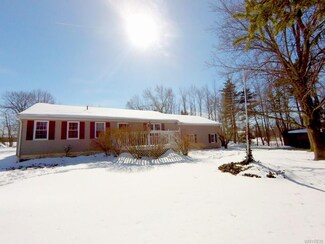 11330 Slade Rd, Medina, NY 14103