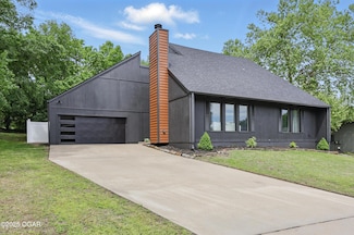 1214 Bramar Dr, Joplin, MO 64801