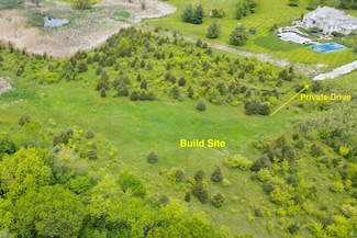 130 Hillandale Ct, North Barrington, IL 60010