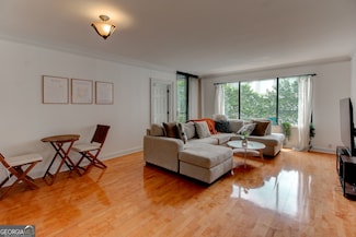 3481 Lakeside Dr NE Unit 902, Atlanta, GA 30326
