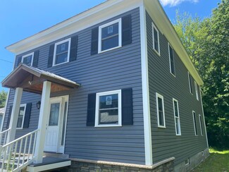12 Kidder St, Winslow, ME 04901