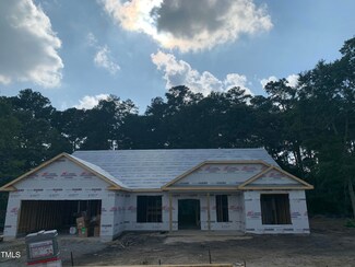 105 Oxford Ct, La Grange, NC 28551