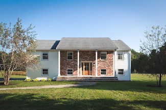 22 Sagamore Rd, Ipswich, MA 01938