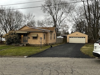 203 Lincoln Ave, Farrell, PA 16121
