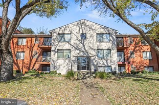 125 Clubhouse Dr SW Unit 7, Leesburg, VA 20175