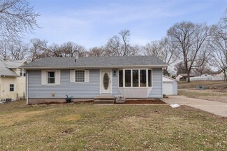 2930 Bowling St SW, Cedar Rapids, IA 52404