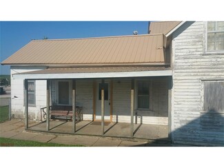 105 Oak St, Garrison, IA 52229