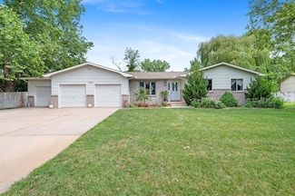 3700 E Haven Dr, Derby, KS 67037