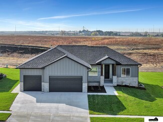 8729 Dragonfly Ln, Lincoln, NE 68516