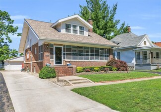 1113 S 16th St, Mattoon, IL 61938